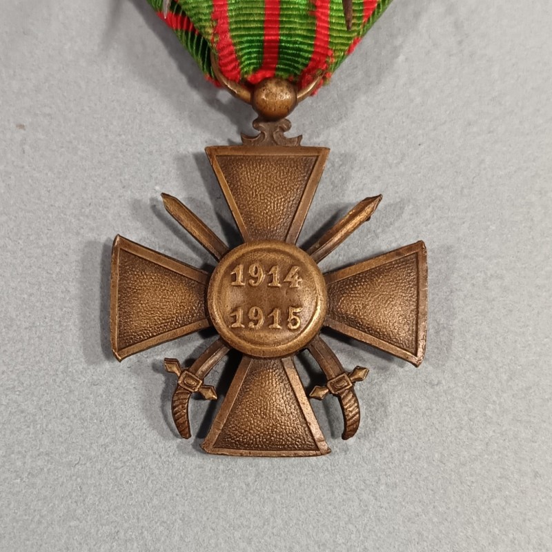 CROIX DE GUERRE 1914-1915 AVEC 2 PALMES ET 2 ETOILES POUR PLUSIEURS CITATIONS A L'ORDRE DU REGIMENT ET DE L'ARMEE